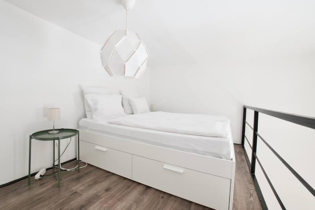 Standard Apartment by Hi5 - Wesselenyi str. Studio (242)