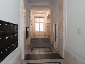 OPERA & BASILICA 2 BEDROOMS WITH BALCONY